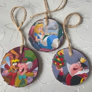 Disney Christmas Ornament Set Alice in Wonderland